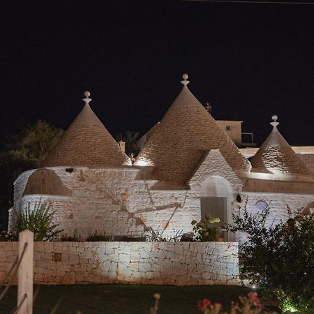Отель Relais Il Trullo Della Rupe Остуни Экстерьер фото
