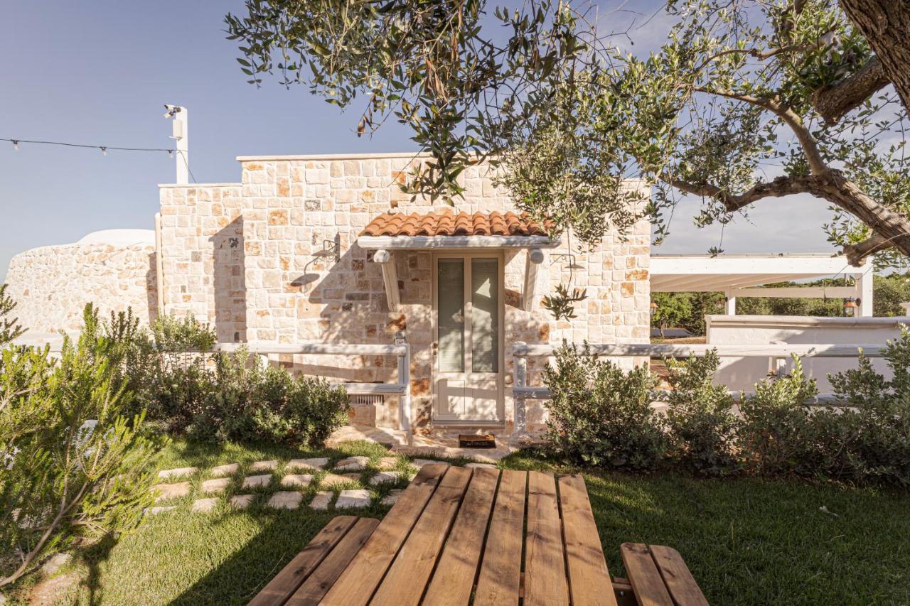 Отель Relais Il Trullo Della Rupe Остуни Экстерьер фото