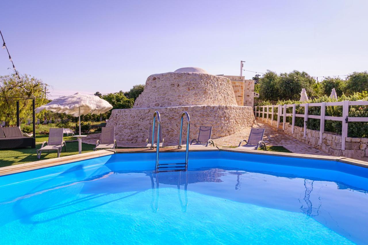 Отель Relais Il Trullo Della Rupe Остуни Экстерьер фото