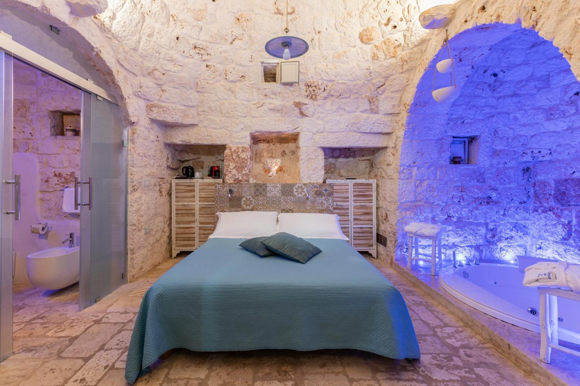 Отель Relais Il Trullo Della Rupe Остуни Экстерьер фото
